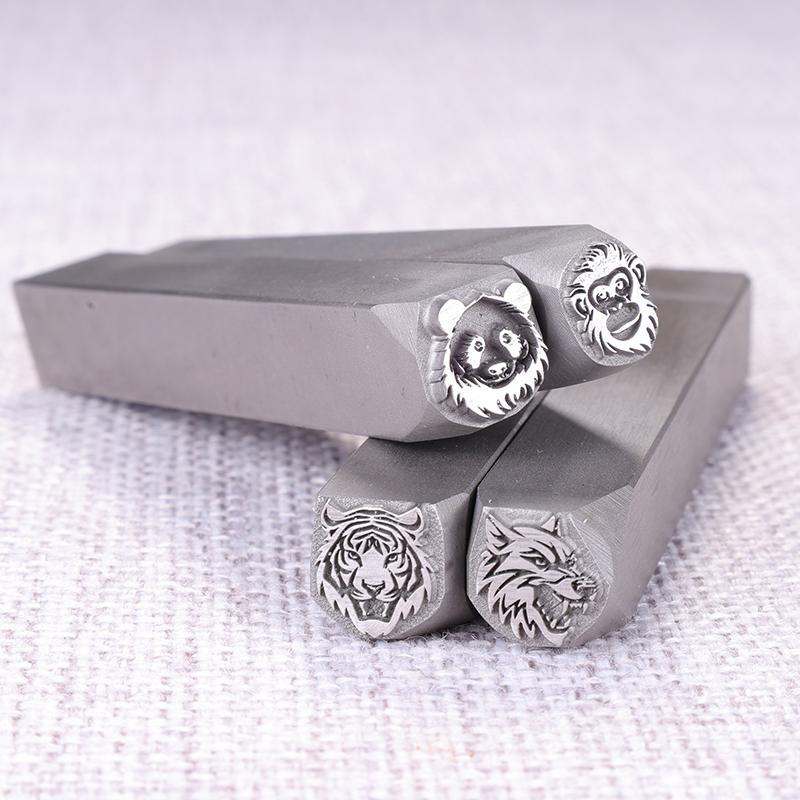 Stalen stempelpons met dierenk - Wolf Jewelry & Watches Tampa recensie en prijs